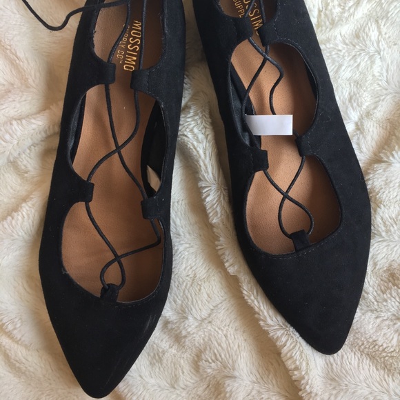 Mossimo Kady Pointed Toe Lace Up Flats - Picture 3 of 5